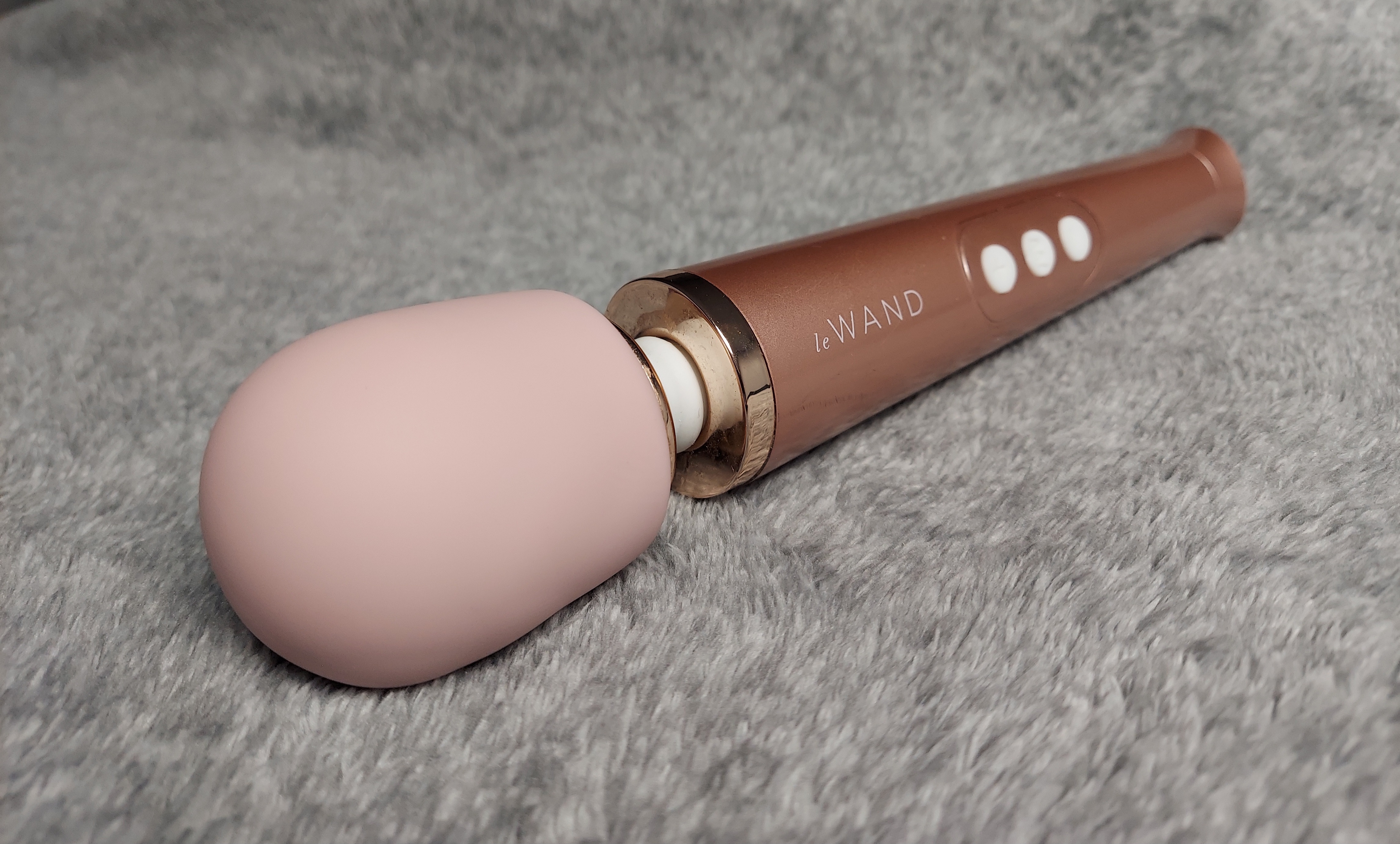 Le Wand Petite Review thumbnail
