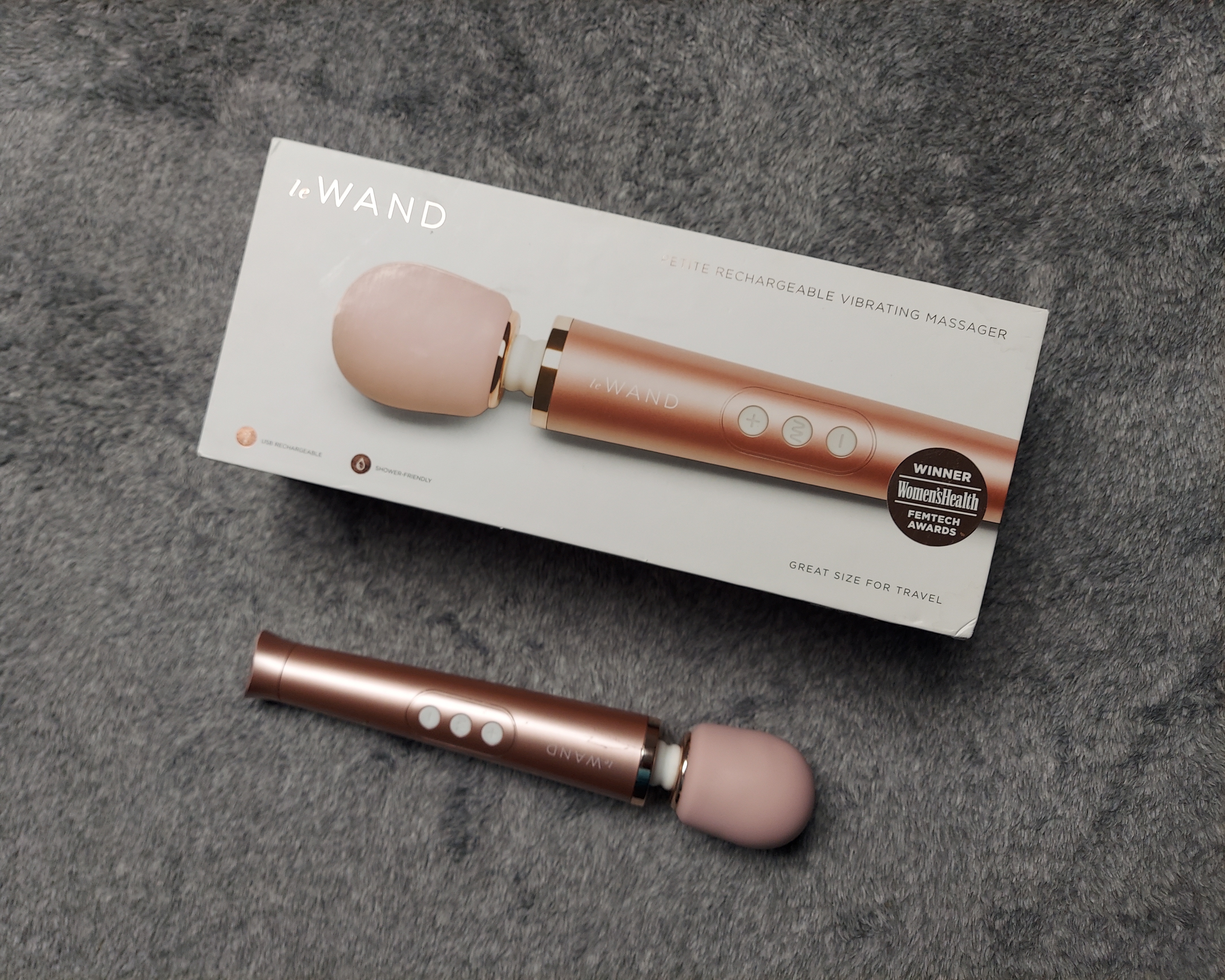 Le Wand Petite wand vibrator packaging